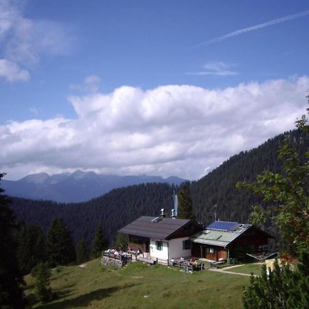 Haus Heimatliebe Apartment Mittenwald Exterior photo
